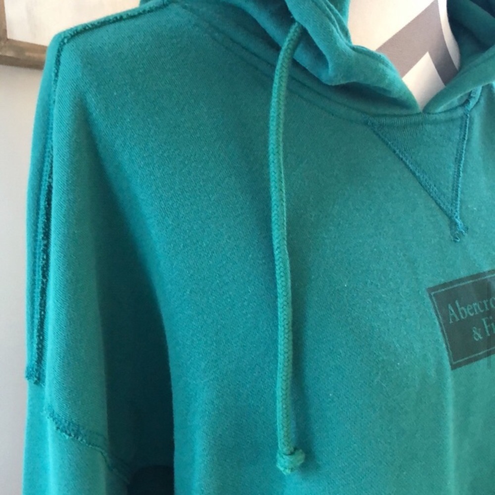 Abercrombie cropped hoodie